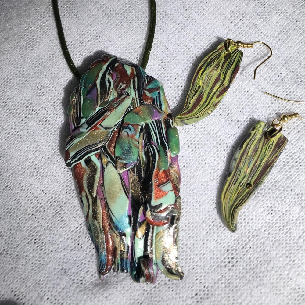 Green Tangles Forest pendant and Earrings